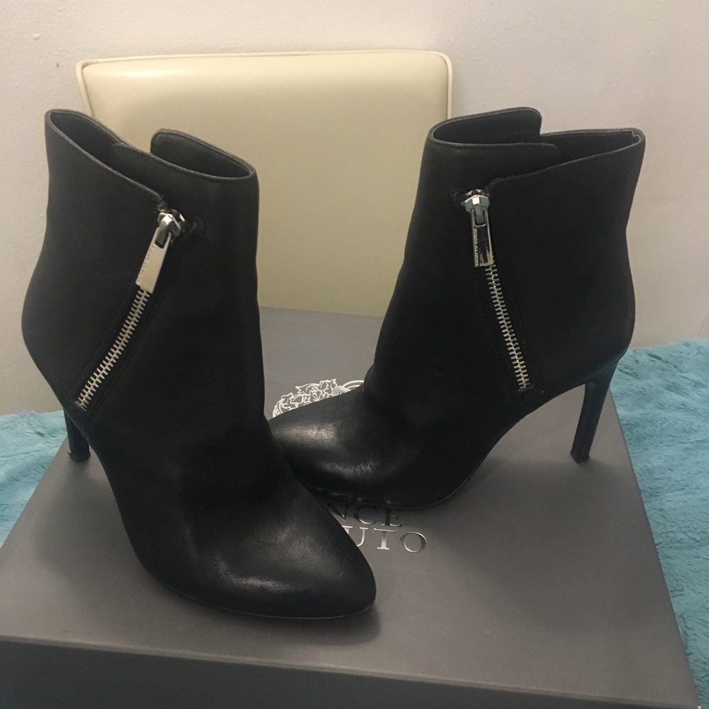 Vince Camuto Chantel black 👢5M
